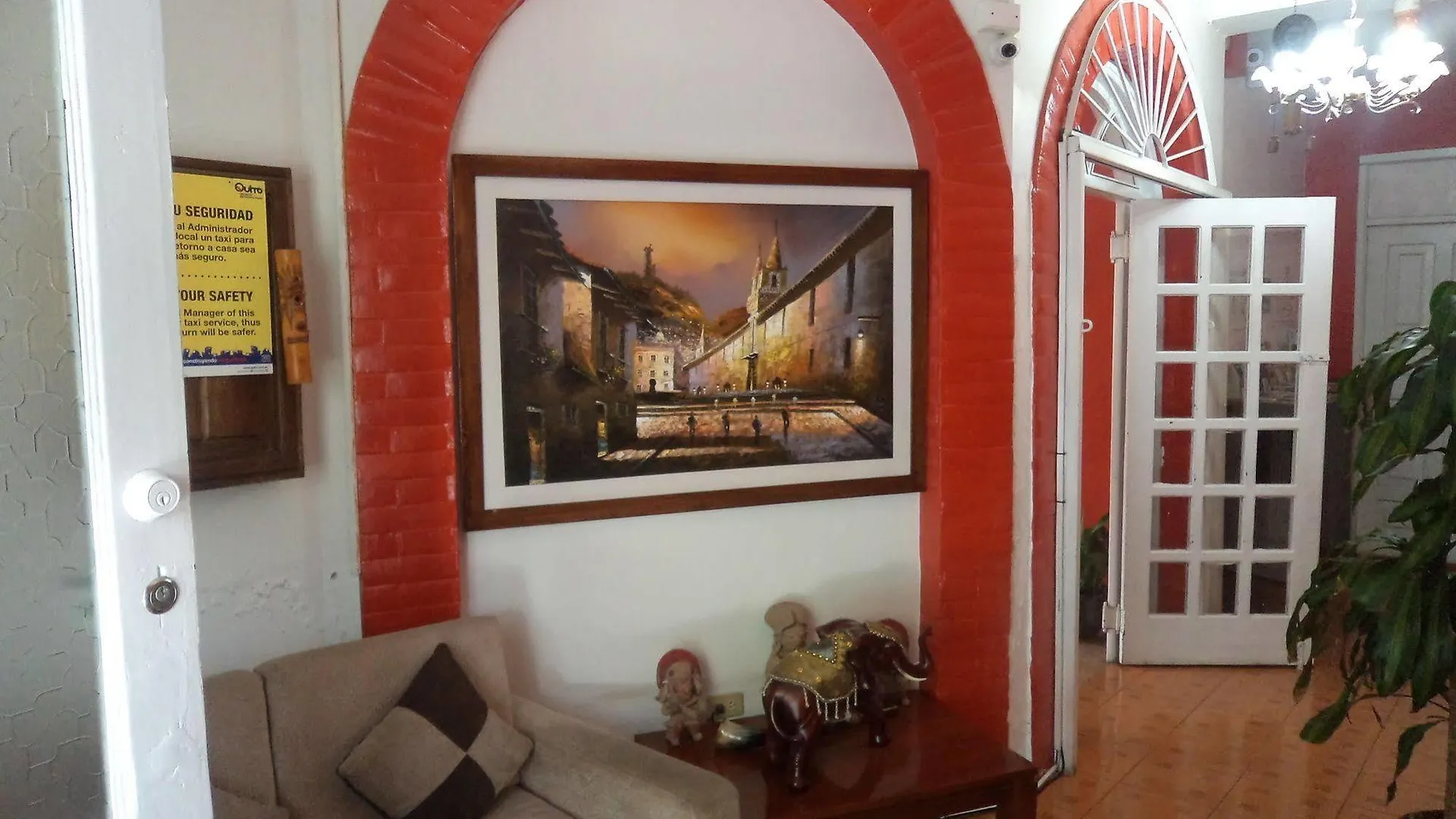 Hostal Imperial Quito Guest house